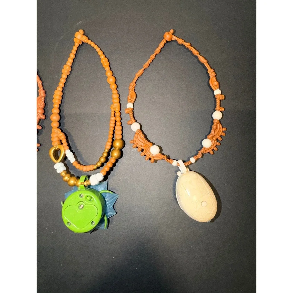 Lot Disney Moana Heart of Te Fiti & Raya Kumandra Flower Light Up Toy‎ Necklace